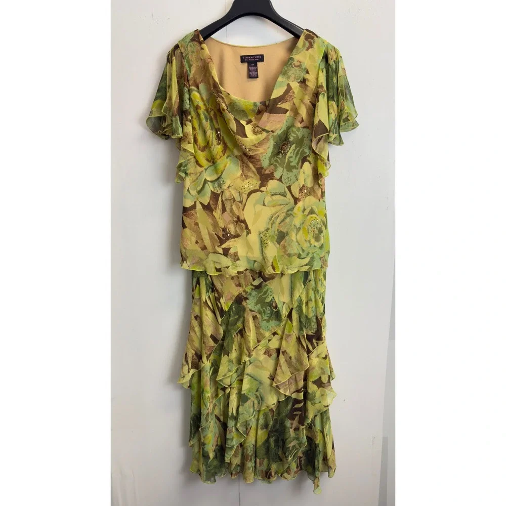 Signature By Robbie Bee Floral 2 Piece Set Green Chiffon Ruffle Skirt Top 14P